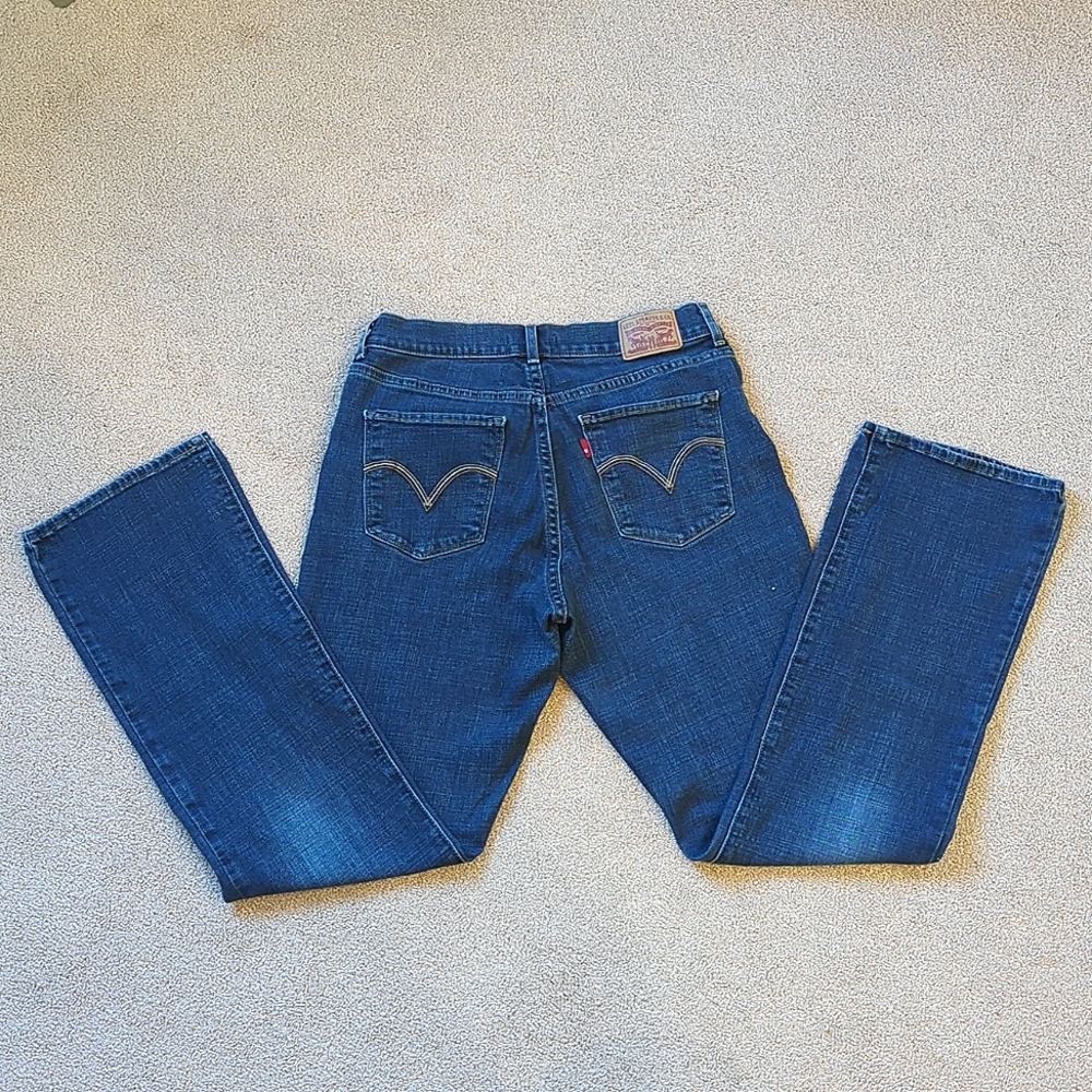 Levi's Classic Boot Cut Women's Jeans, Medium Wash, size 8 - Picture 6 of 8